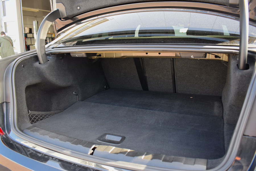 BMW 3-serie 330e High Executive | M-Sport | Shadow Line | Half Leer | Virtual