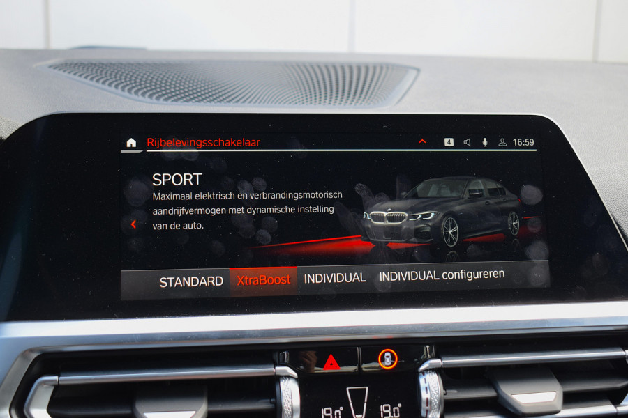 BMW 3-serie 330e High Executive | M-Sport | Shadow Line | Half Leer | Virtual