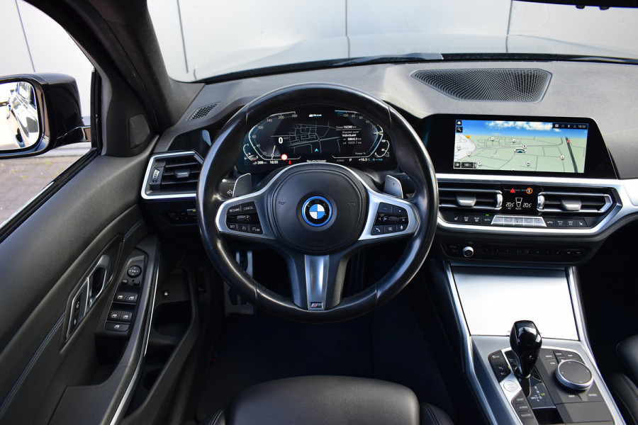 BMW 3-serie 330e High Executive | M-Sport | Shadow Line | Half Leer | Virtual