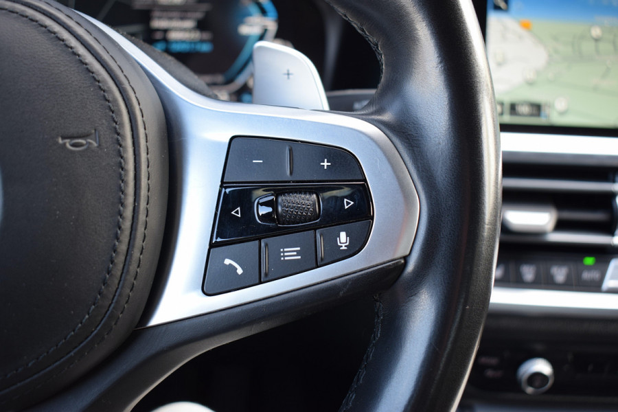 BMW 3-serie 330e High Executive | M-Sport | Shadow Line | Half Leer | Virtual