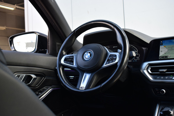 BMW 3-serie 330e High Executive | M-Sport | Shadow Line | Half Leer | Virtual