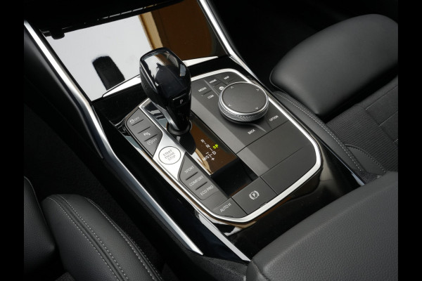 BMW 3 Serie Touring 318i Executive Edition | Adaptive Cruise | Navigatie | DAB | Virtual