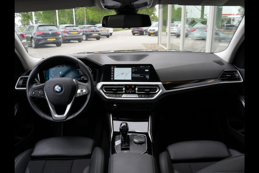 BMW 3 Serie Touring 318i Executive Edition | Adaptive Cruise | Navigatie | DAB | Virtual