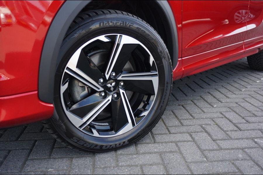 Mitsubishi Eclipse Cross PHEV AUTOMAAT LEER | PANO | CARPLAY | WINTERPACK | ADAPTIVE!