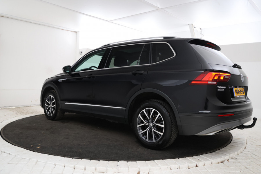 Volkswagen Tiguan Allspace 1.5 TSI Comfortline Business 7pers. Trekhaak, Leer, 360 Camera, Panoramadak, Stoelverwarming, Memory Seat
