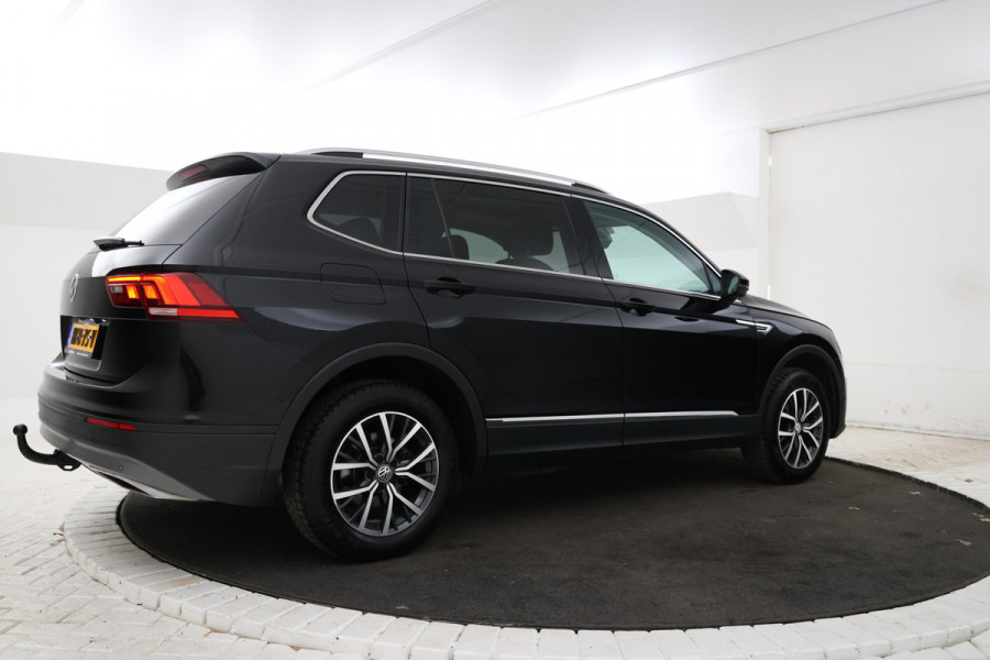 Volkswagen Tiguan Allspace 1.5 TSI Comfortline Business 7pers. Trekhaak, Leer, 360 Camera, Panoramadak, Stoelverwarming, Memory Seat