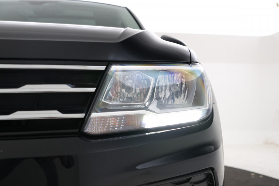 Volkswagen Tiguan Allspace 1.5 TSI Comfortline Business 7pers. Trekhaak, Leer, 360 Camera, Panoramadak, Stoelverwarming, Memory Seat