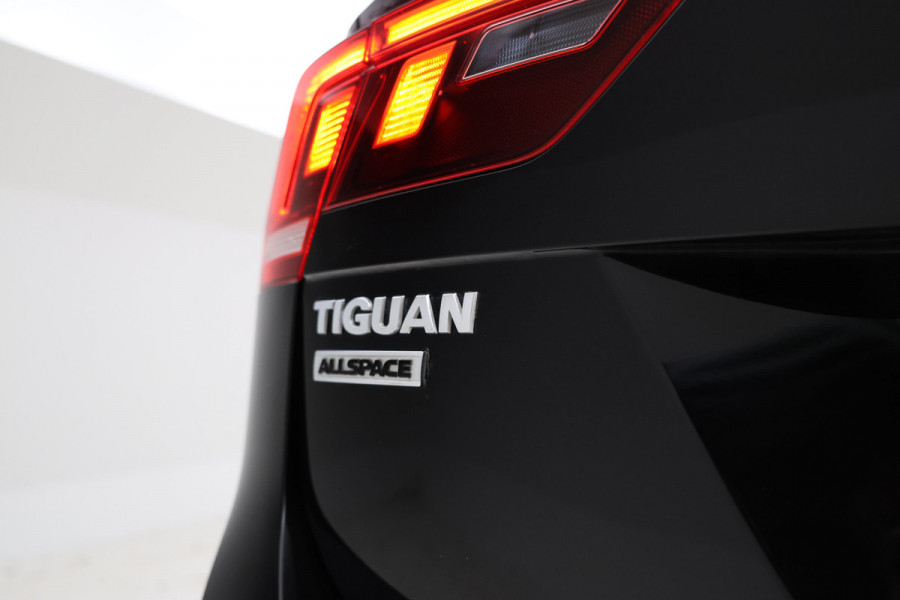 Volkswagen Tiguan Allspace 1.5 TSI Comfortline Business 7pers. Trekhaak, Leer, 360 Camera, Panoramadak, Stoelverwarming, Memory Seat