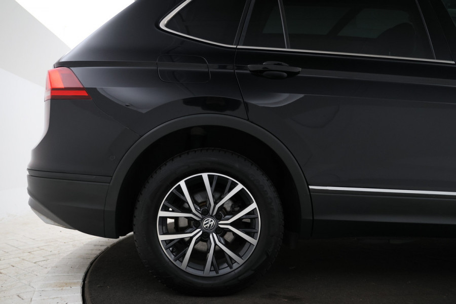 Volkswagen Tiguan Allspace 1.5 TSI Comfortline Business 7pers. Trekhaak, Leer, 360 Camera, Panoramadak, Stoelverwarming, Memory Seat