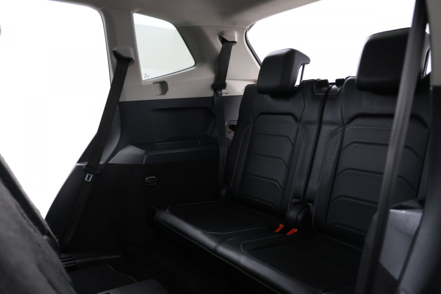 Volkswagen Tiguan Allspace 1.5 TSI Comfortline Business 7pers. Trekhaak, Leer, 360 Camera, Panoramadak, Stoelverwarming, Memory Seat