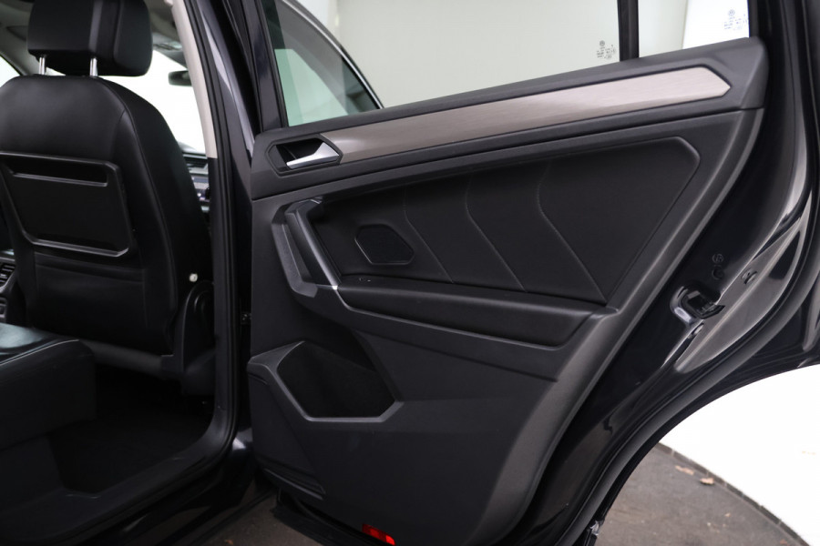 Volkswagen Tiguan Allspace 1.5 TSI Comfortline Business 7pers. Trekhaak, Leer, 360 Camera, Panoramadak, Stoelverwarming, Memory Seat