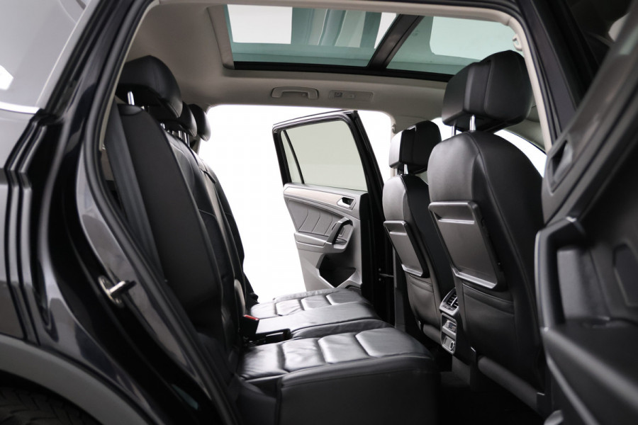 Volkswagen Tiguan Allspace 1.5 TSI Comfortline Business 7pers. Trekhaak, Leer, 360 Camera, Panoramadak, Stoelverwarming, Memory Seat