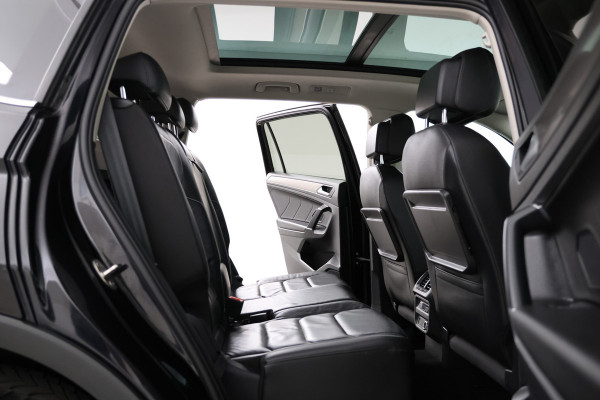 Volkswagen Tiguan Allspace 1.5 TSI Comfortline Business 7pers. Trekhaak, Leer, 360 Camera, Panoramadak, Stoelverwarming, Memory Seat