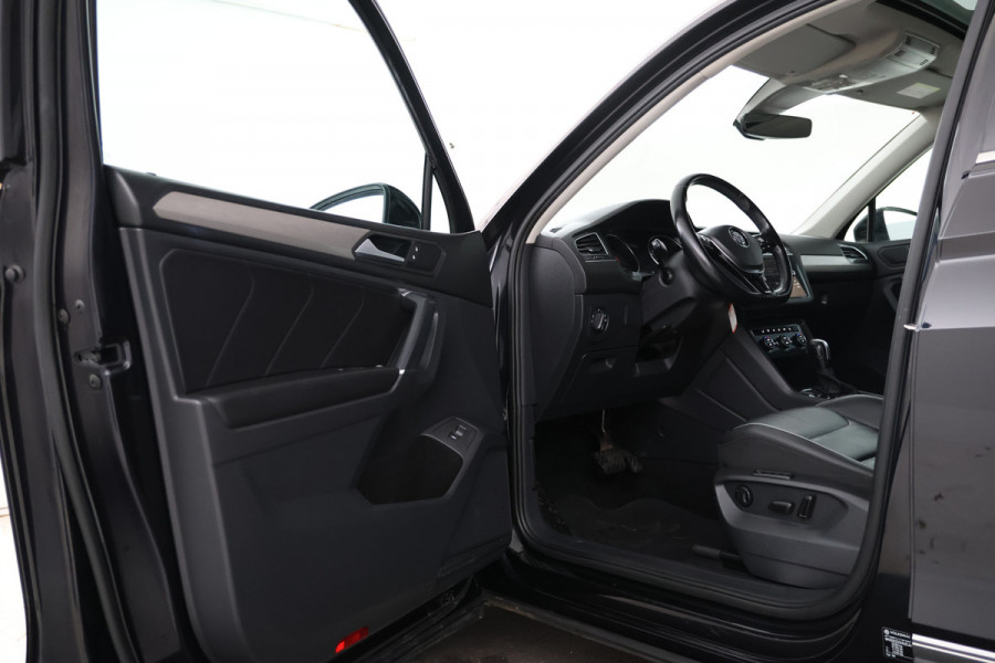 Volkswagen Tiguan Allspace 1.5 TSI Comfortline Business 7pers. Trekhaak, Leer, 360 Camera, Panoramadak, Stoelverwarming, Memory Seat