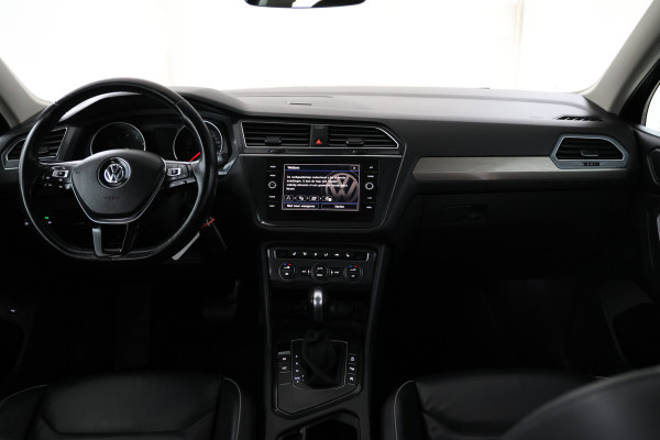 Volkswagen Tiguan Allspace 1.5 TSI Comfortline Business 7pers. Trekhaak, Leer, 360 Camera, Panoramadak, Stoelverwarming, Memory Seat