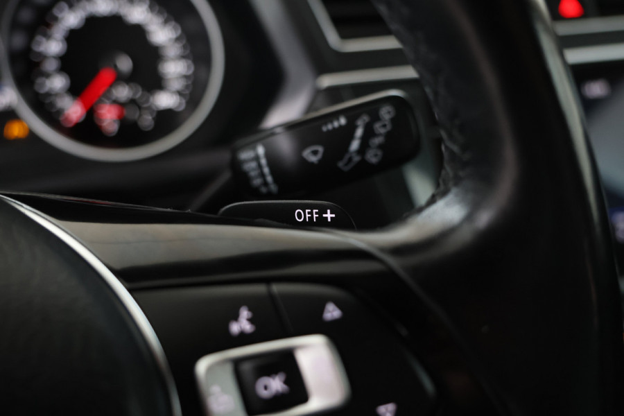 Volkswagen Tiguan Allspace 1.5 TSI Comfortline Business 7pers. Trekhaak, Leer, 360 Camera, Panoramadak, Stoelverwarming, Memory Seat