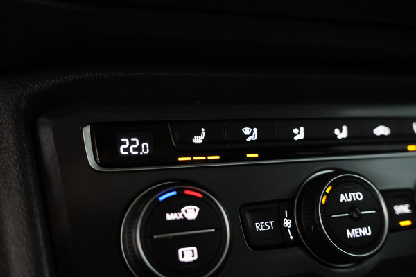 Volkswagen Tiguan Allspace 1.5 TSI Comfortline Business 7pers. Trekhaak, Leer, 360 Camera, Panoramadak, Stoelverwarming, Memory Seat