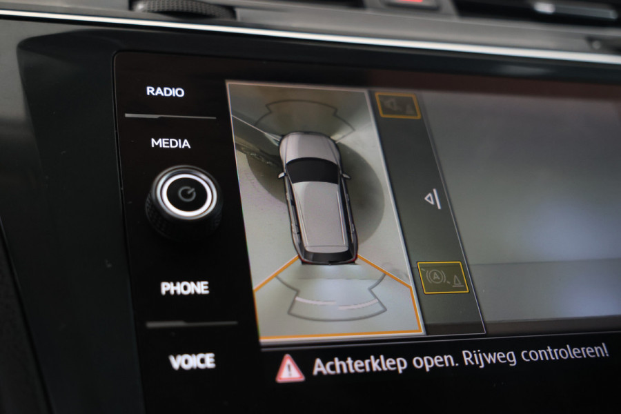 Volkswagen Tiguan Allspace 1.5 TSI Comfortline Business 7pers. Trekhaak, Leer, 360 Camera, Panoramadak, Stoelverwarming, Memory Seat
