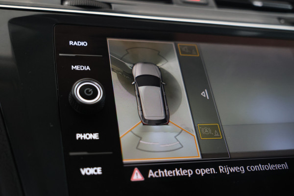 Volkswagen Tiguan Allspace 1.5 TSI Comfortline Business 7pers. Trekhaak, Leer, 360 Camera, Panoramadak, Stoelverwarming, Memory Seat
