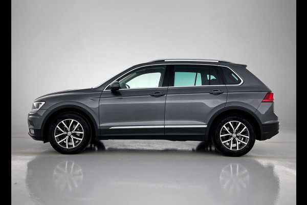Volkswagen Tiguan 1.5 TSI Comfortline (NAVIGATIE, ELEKT. INKLAPBARE TREKHAAK, PARKEERSENSOREN, CLIMA, CARPLAY, 1e EIGENAAR)
