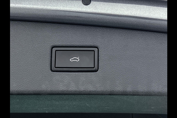 Volkswagen Tiguan 1.5 TSI Comfortline (NAVIGATIE, ELEKT. INKLAPBARE TREKHAAK, PARKEERSENSOREN, CLIMA, CARPLAY, 1e EIGENAAR)