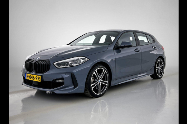 BMW 1-serie 118i Executive Edition M-Sport (M-PAKKET, DIGITALE COCKPIT, CARPLAY, PARKEERSENSOREN, 1e EIGENAAR, GOED ONDERHOUDEN)