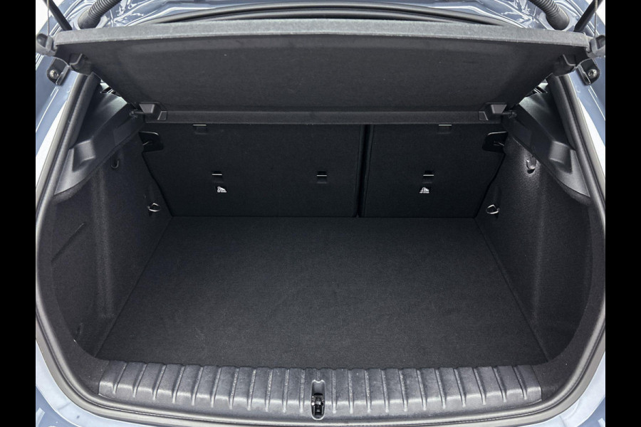 BMW 1-serie 118i Executive Edition M-Sport (M-PAKKET, DIGITALE COCKPIT, CARPLAY, PARKEERSENSOREN, 1e EIGENAAR, GOED ONDERHOUDEN)
