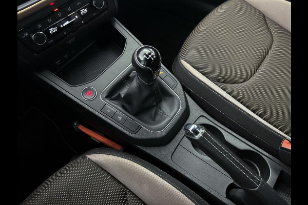 Seat Ibiza 1.0 TSI Excellence (NAVIGATIE, CARPLAY, PARKEERSENSOREN, CLIMA, STUURBEDIENING, 1e EIGENAAR, DEALER ONDERHOUDEN)