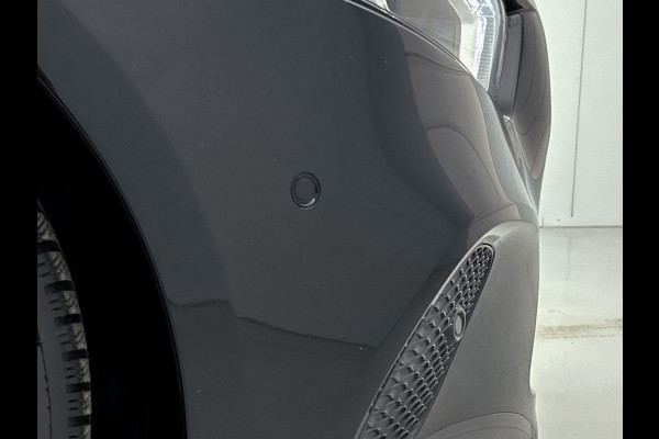 Mercedes-Benz A-Klasse 180 Business Solution Automaat (NAVIGATIE, STOELVERWARMING, CAMERA, 1e EIGENAAR, GOED ONDERHOUDEN)