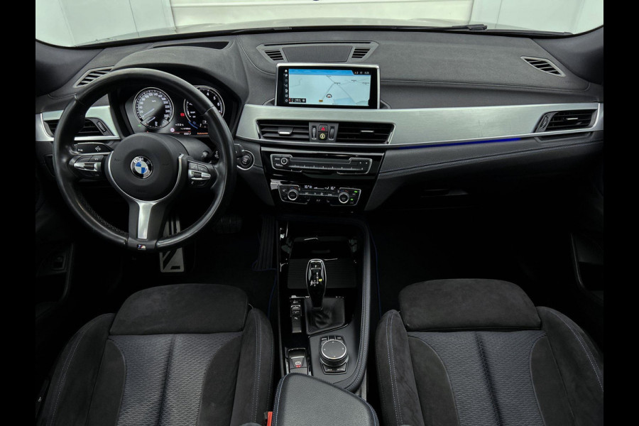 BMW X2 SDrive18i High Executive M Sport (M-PAKKET, PANORAMADAK, CAMERA, AFNEEMBARE TREKHAAK, STOELVERWARMING, DEALER ONDERHOUDEN)