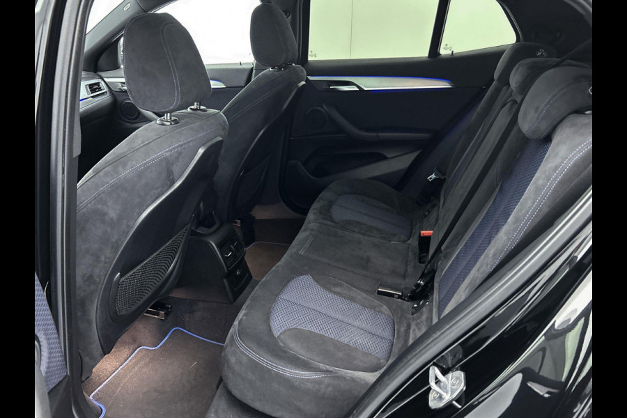 BMW X2 SDrive18i High Executive M Sport (M-PAKKET, PANORAMADAK, CAMERA, AFNEEMBARE TREKHAAK, STOELVERWARMING, DEALER ONDERHOUDEN)