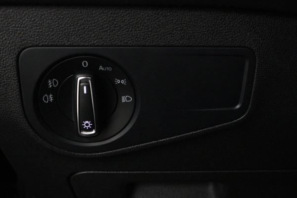Volkswagen Tiguan 1.5 TSI Comfortline Business (PANORAMADAK, TREKHAAK ELEKT. WEGKLAPBAAR, MASSAGE STOELEN, STOELVERWARMING, CLIMA)