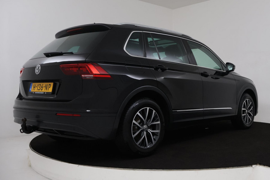 Volkswagen Tiguan 1.5 TSI Comfortline Business (PANORAMADAK, TREKHAAK ELEKT. WEGKLAPBAAR, MASSAGE STOELEN, STOELVERWARMING, CLIMA)