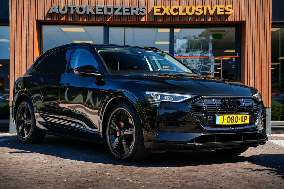 Audi e-tron e-tron 50 quattro Launch edition 71 kWh Memory Seats Dakrail Getinte ramen 20"L.M. Cruise Control Audi e-tron e-tron 50 quattro Launch edition 71 kWh Memory Seats Dakrail Getinte ramen 20"L.M. Cruise Control