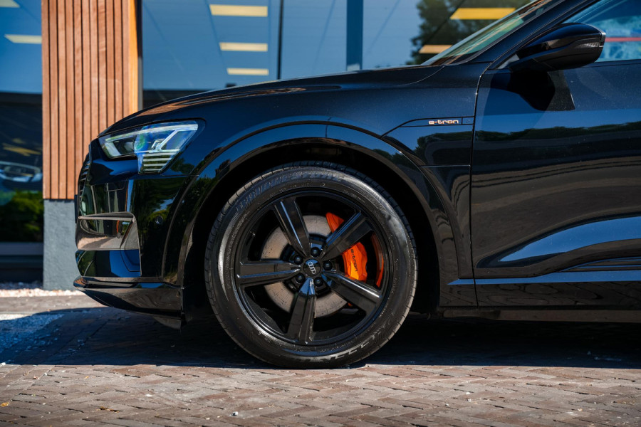 Audi e-tron e-tron 50 quattro Launch edition 71 kWh Memory Seats Dakrail Getinte ramen 20"L.M.  Cruise Control