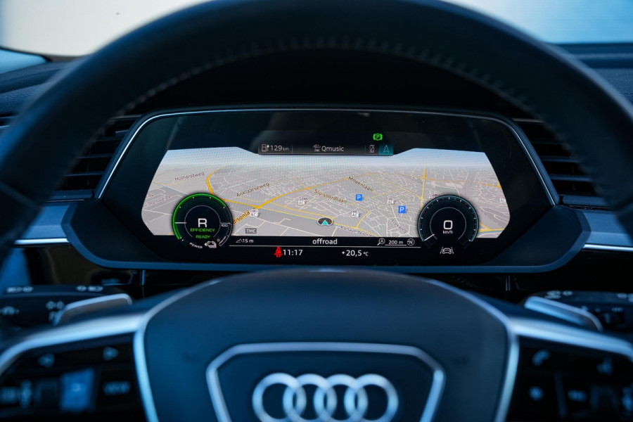 Audi e-tron e-tron 50 quattro Launch edition 71 kWh Memory Seats Dakrail Getinte ramen 20"L.M.  Cruise Control