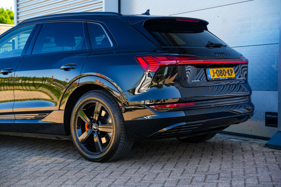 Audi e-tron e-tron 50 quattro Launch edition 71 kWh Memory Seats Dakrail Getinte ramen 20"L.M.  Cruise Control