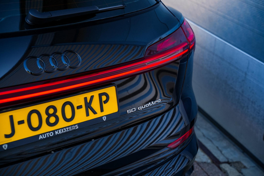 Audi e-tron e-tron 50 quattro Launch edition 71 kWh Memory Seats Dakrail Getinte ramen 20"L.M.  Cruise Control