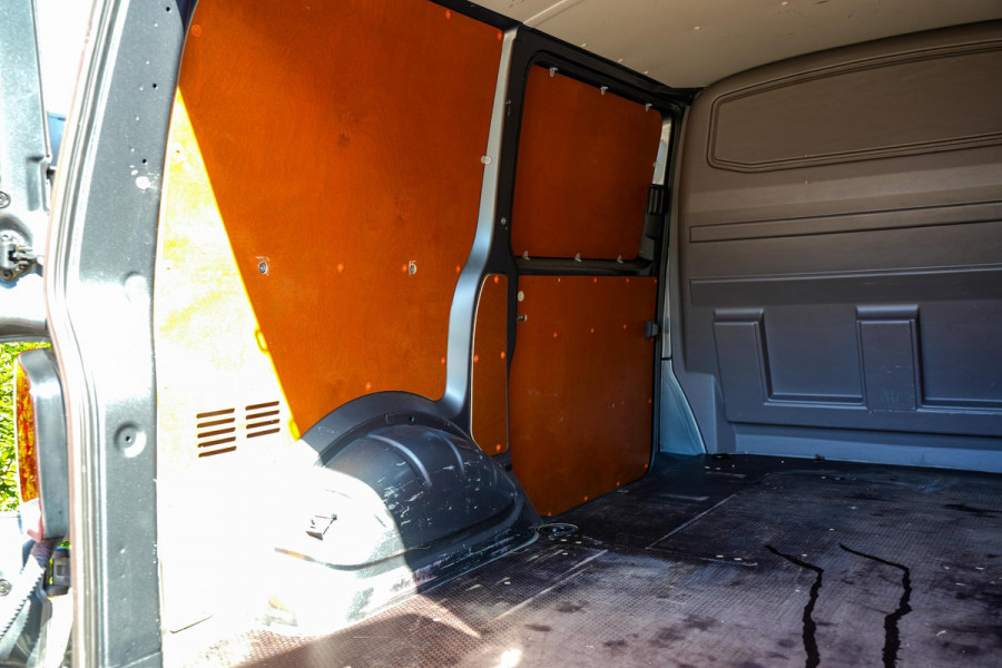 Volkswagen Transporter 2.0 TDI L1H1 28 BULLI Adapt. Cruise LED Groot Navi Virtual Dash DAB+ Camera Automaat!