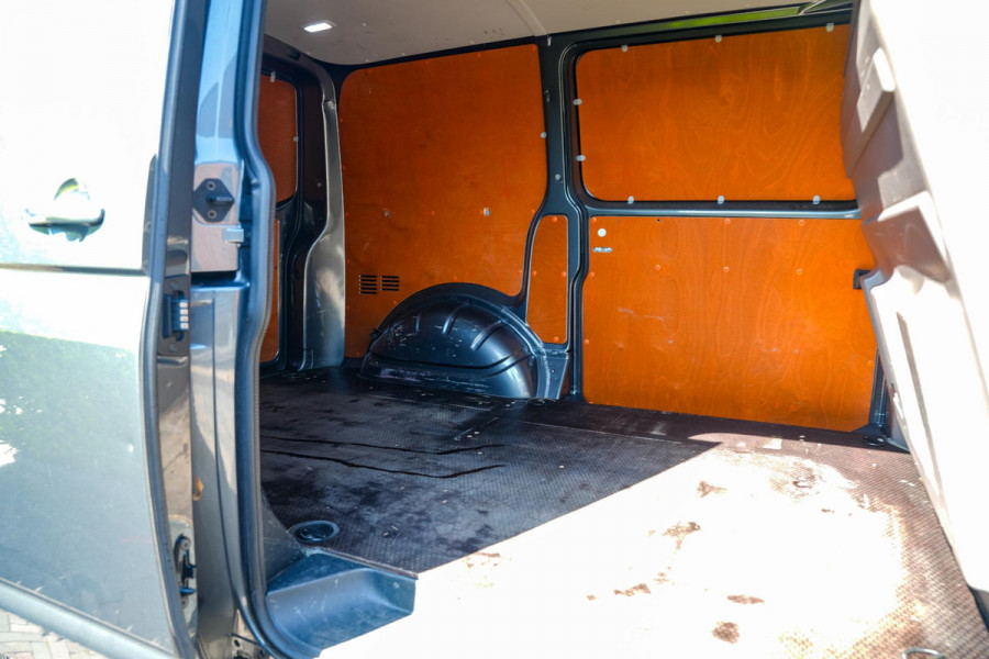 Volkswagen Transporter 2.0 TDI L1H1 28 BULLI Adapt. Cruise LED Groot Navi Virtual Dash DAB+ Camera Automaat!