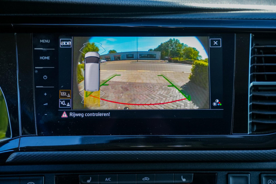 Volkswagen Transporter 2.0 TDI L1H1 28 BULLI Adapt. Cruise LED Groot Navi Virtual Dash DAB+ Camera Automaat!