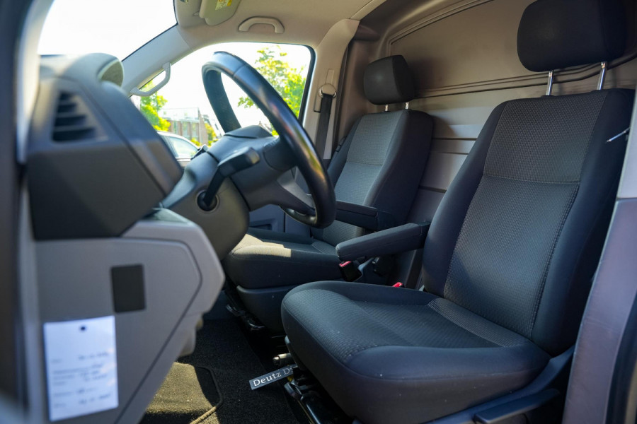 Volkswagen Transporter 2.0 TDI L1H1 28 BULLI Adapt. Cruise LED Groot Navi Virtual Dash DAB+ Camera Automaat!