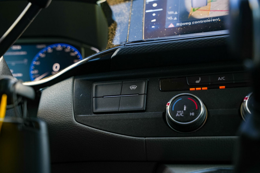 Volkswagen Transporter 2.0 TDI L1H1 28 BULLI Adapt. Cruise LED Groot Navi Virtual Dash DAB+ Camera Automaat!