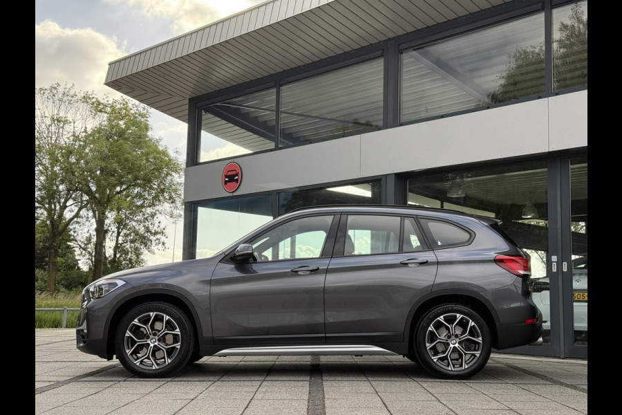 BMW X1 sDrive20i Aut. 190pk High Exe. | Navi | Leder | Stoelverw. |