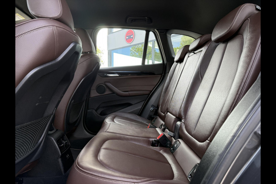 BMW X1 sDrive20i Aut. 190pk High Exe. | Navi | Leder | Stoelverw. |