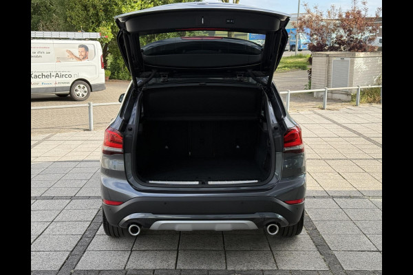 BMW X1 sDrive20i Aut. 190pk High Exe. | Navi | Leder | Stoelverw. |