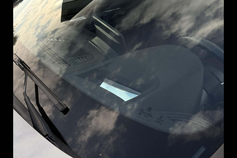 BMW X1 sDrive20i Aut. 190pk High Exe. | Navi | Leder | Stoelverw. |