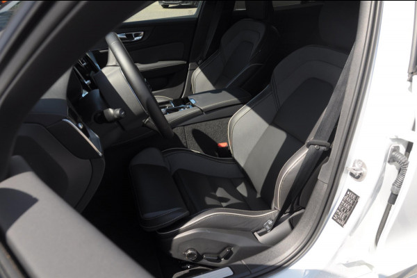 Volvo V60 T6 350PK Automaat AWD Plus Dark / Adaptieve cruise control / BLIS / 19” velgen / Parkeersensoren met camera / Elektrische achterklep / Adaptieve koplampen / Apple carplay / Elektrische stoelen / Harman Kardon Audio / Keyless entry / stoel - en stuurwielverwarming