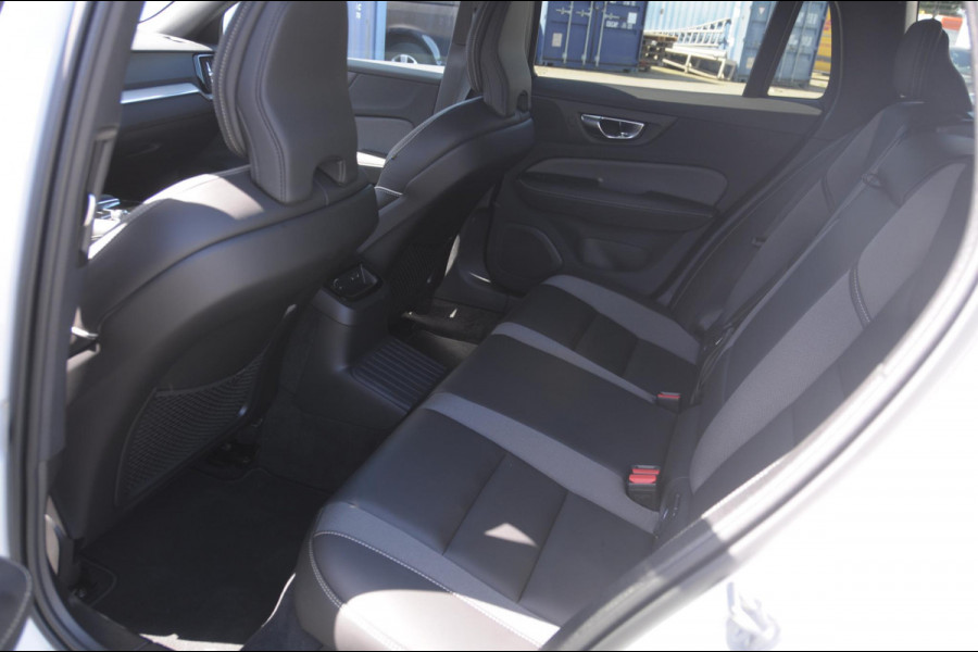 Volvo V60 T6 350PK Automaat AWD Plus Dark / Adaptieve cruise control / BLIS / 19” velgen / Parkeersensoren met camera / Elektrische achterklep / Adaptieve koplampen / Apple carplay / Elektrische stoelen / Harman Kardon Audio / Keyless entry / stoel - en stuurwielverwarming