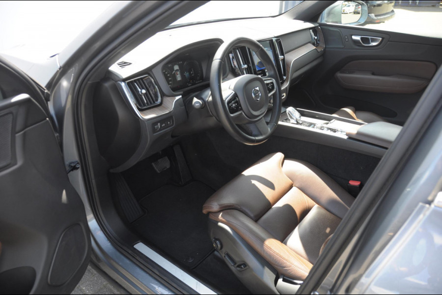 Volvo XC60 T6 340PK Automaat AWD Inscription / Adaptieve cruise control / BLIS / Parkeersensoren met 360 camera / Elektrische stoelen / Keyless entry / 22” velgen / Apple carplay / Leder dashboard / Harman Kardon audio
